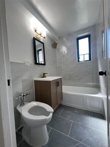 1503 Metropolitan 4F, Bronx, NY 10462