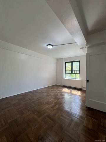 1503 Metropolitan 4F, Bronx, NY 10462