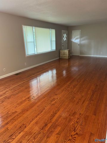 2801 Penland Avenue, Huntsville, AL 35810