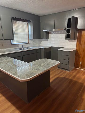 2801 Penland Avenue, Huntsville, AL 35810