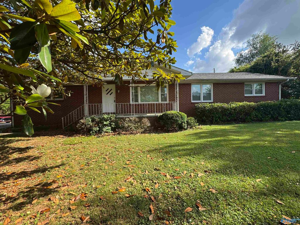 2801 Penland Avenue, Huntsville, AL 35810