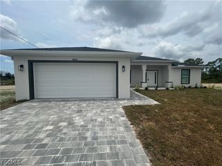 3804 NE 9th PL, Cape Coral, FL 33909
