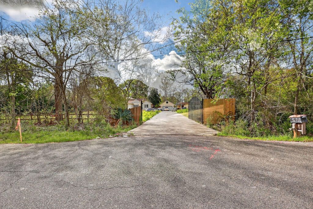 1614 Fellows Road, Houston, TX 77047