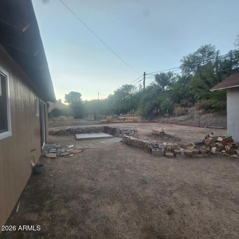 500 N OXBOW Drive, Wickenburg, AZ 85390
