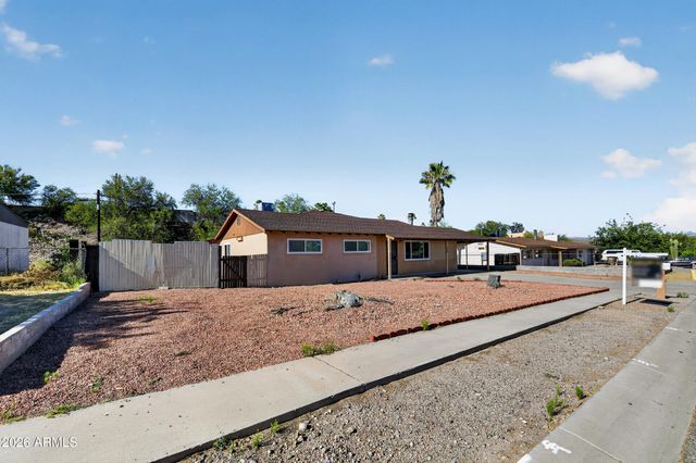 500 N OXBOW Drive, Wickenburg, AZ 85390