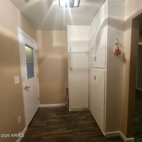 500 N OXBOW Drive, Wickenburg, AZ 85390