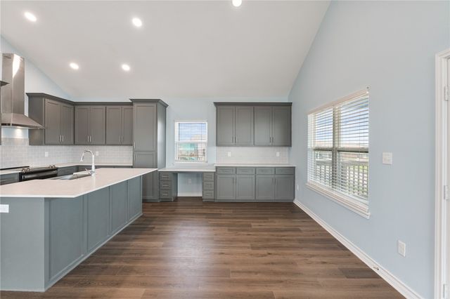 113 Knickerbocker St, Corpus Christi, TX 78418