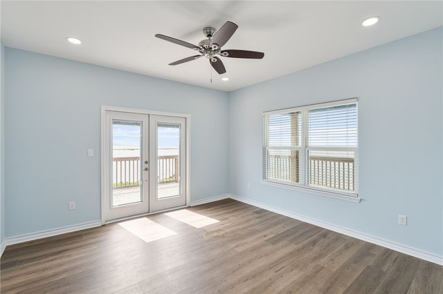 113 Knickerbocker St, Corpus Christi, TX 78418