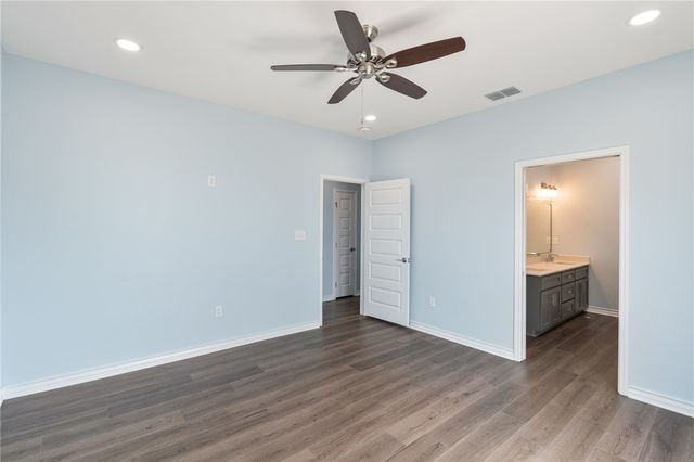 113 Knickerbocker St, Corpus Christi, TX 78418