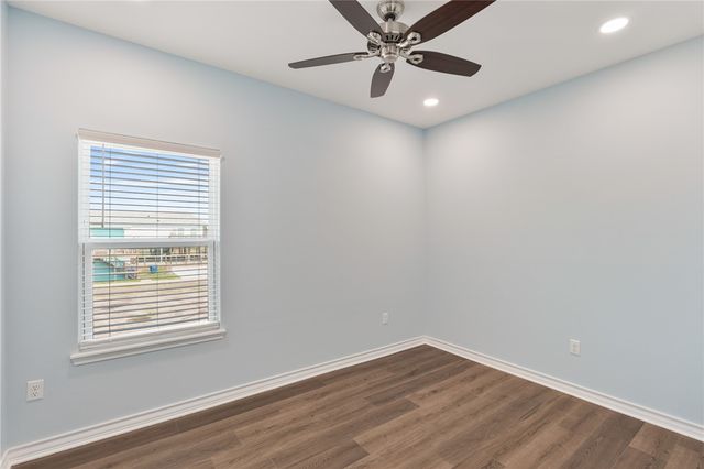 113 Knickerbocker St, Corpus Christi, TX 78418