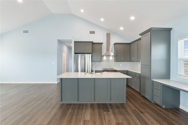 113 Knickerbocker St, Corpus Christi, TX 78418