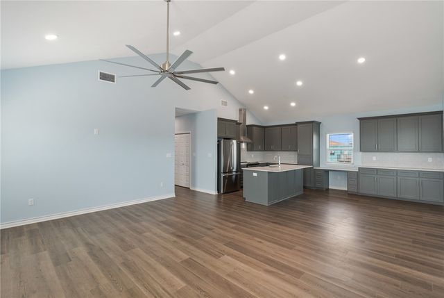 113 Knickerbocker St, Corpus Christi, TX 78418