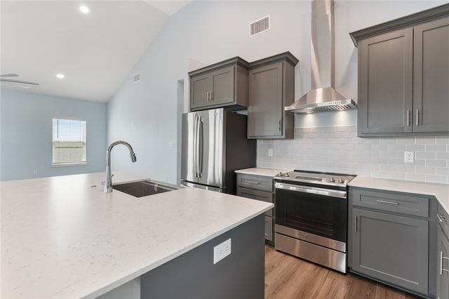 113 Knickerbocker St, Corpus Christi, TX 78418