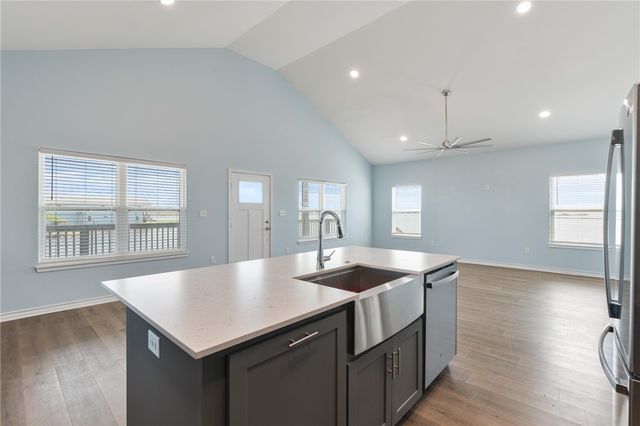 113 Knickerbocker St, Corpus Christi, TX 78418