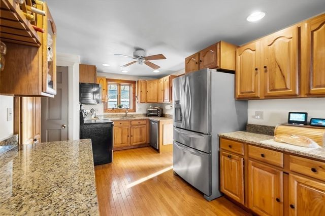 184 Belcher St, Holbrook, MA 02343