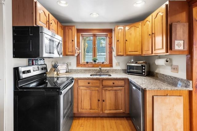 184 Belcher St, Holbrook, MA 02343