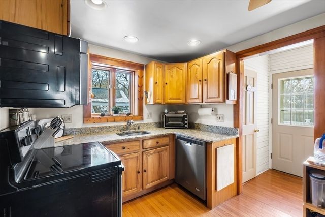 184 Belcher St, Holbrook, MA 02343