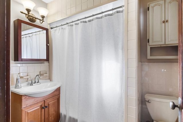 184 Belcher St, Holbrook, MA 02343