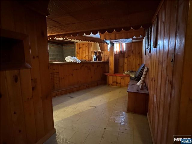 35 18th Avenue, Elmwood Park, NJ 07407