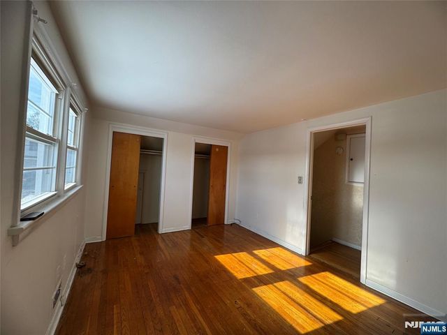 35 18th Avenue, Elmwood Park, NJ 07407