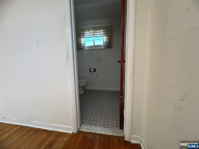 35 18th Avenue, Elmwood Park, NJ 07407