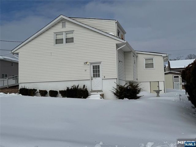 35 18th Avenue, Elmwood Park, NJ 07407