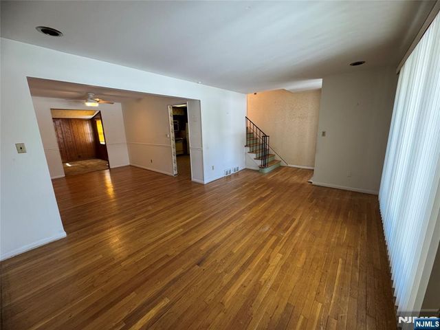 35 18th Avenue, Elmwood Park, NJ 07407