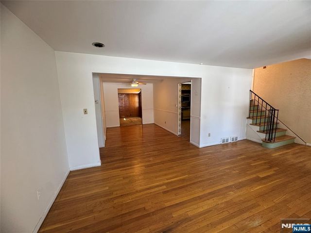 35 18th Avenue, Elmwood Park, NJ 07407