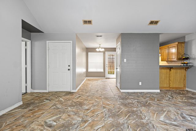 3631 Andrea St, Longview, TX 75604