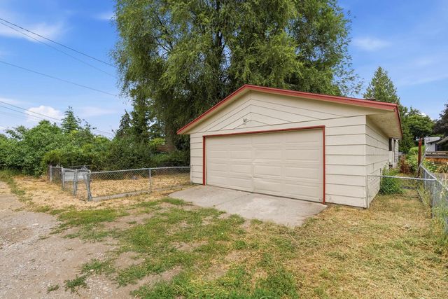 704 S Ralph St, Spokane, WA 99202
