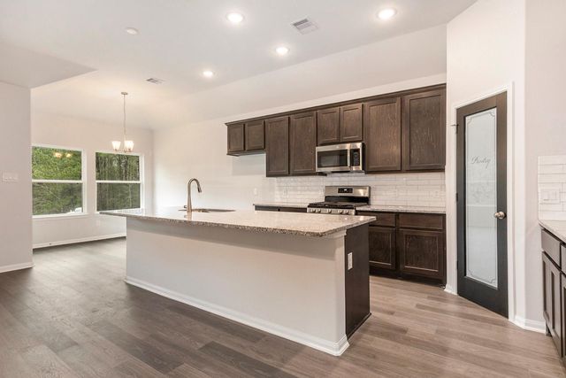 16 Cattle Drive, Bay City, TX 77414