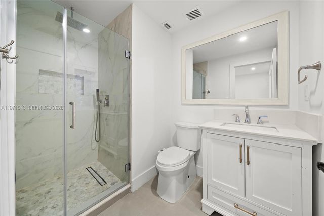 3166 Royal Palm Ave, Miami Beach, FL 33140