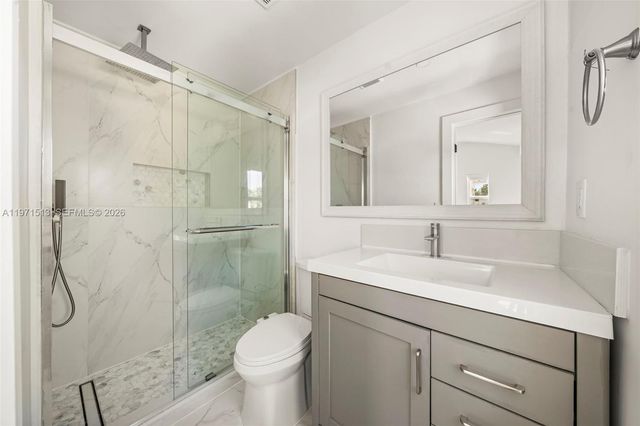 3166 Royal Palm Ave, Miami Beach, FL 33140