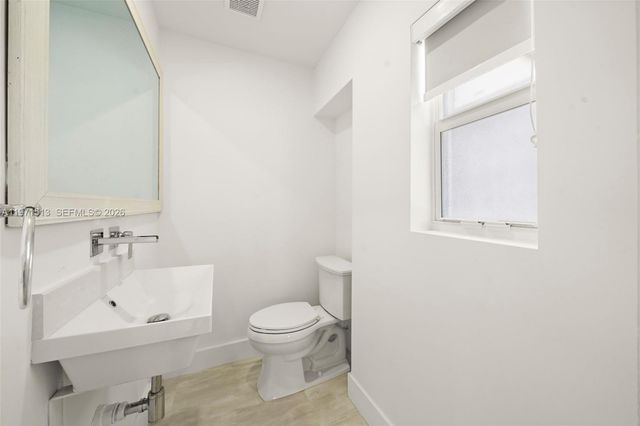 3166 Royal Palm Ave, Miami Beach, FL 33140