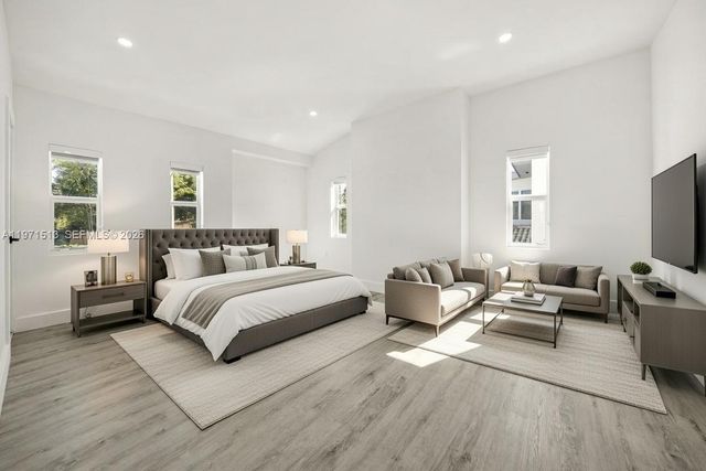 3166 Royal Palm Ave, Miami Beach, FL 33140