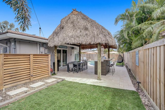 470 SE 4th Court, Pompano Beach, FL 33060