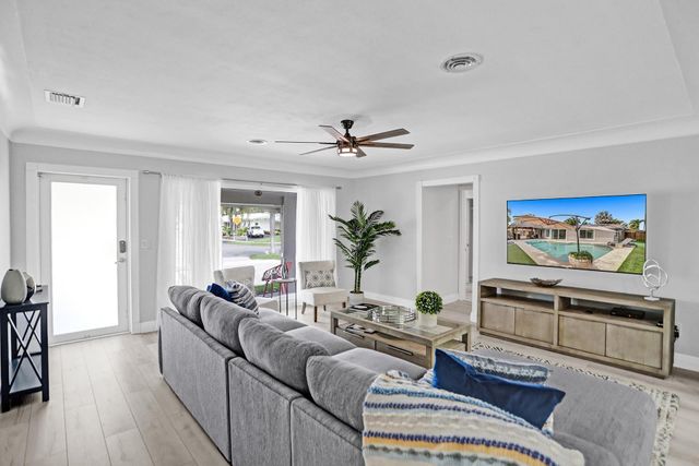 470 SE 4th Court, Pompano Beach, FL 33060