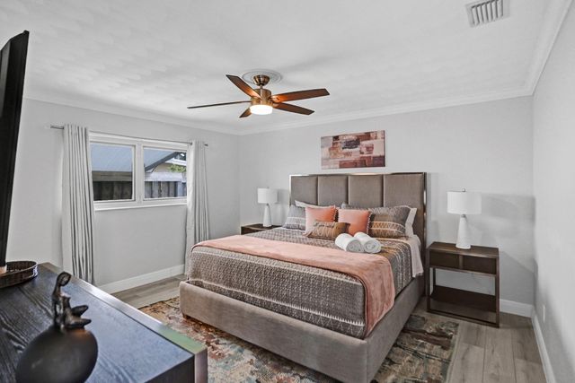 470 SE 4th Court, Pompano Beach, FL 33060