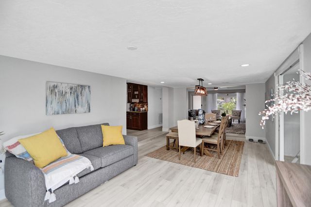 470 SE 4th Court, Pompano Beach, FL 33060