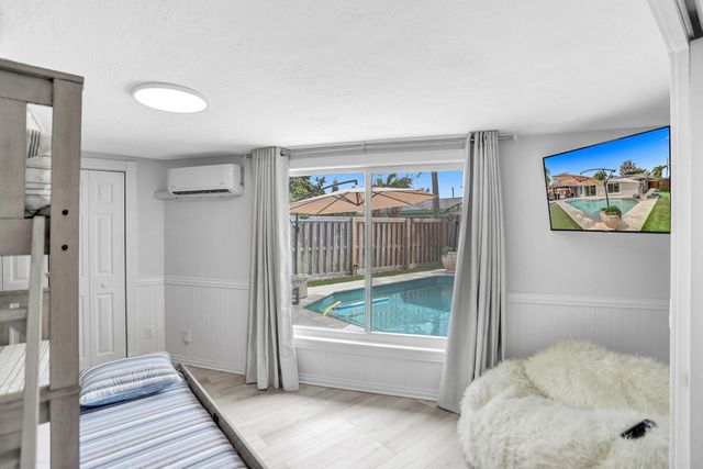 470 SE 4th Court, Pompano Beach, FL 33060