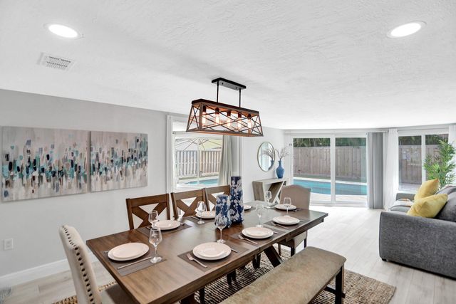 470 SE 4th Court, Pompano Beach, FL 33060