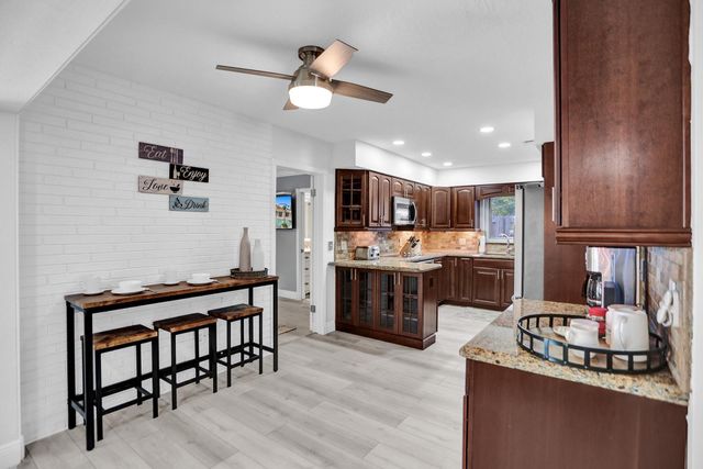 470 SE 4th Court, Pompano Beach, FL 33060