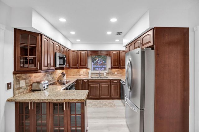 470 SE 4th Court, Pompano Beach, FL 33060