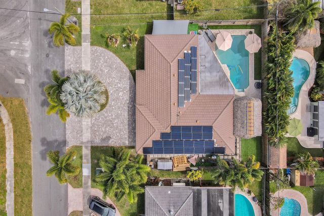 470 SE 4th Court, Pompano Beach, FL 33060