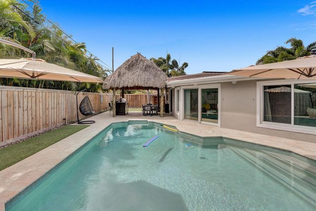 470 SE 4th Court, Pompano Beach, FL 33060