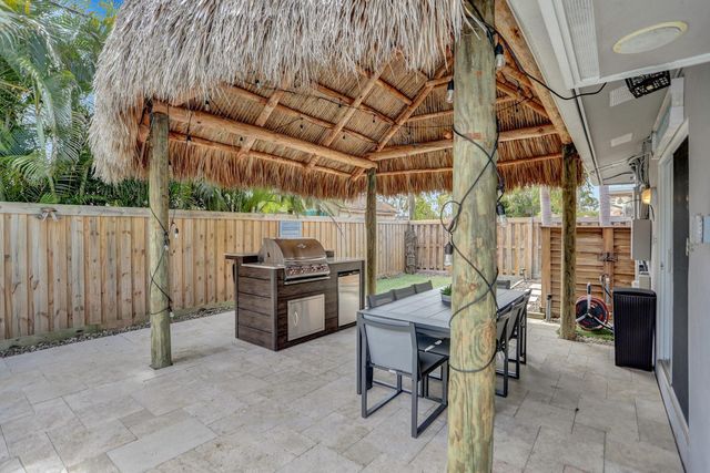 470 SE 4th Court, Pompano Beach, FL 33060