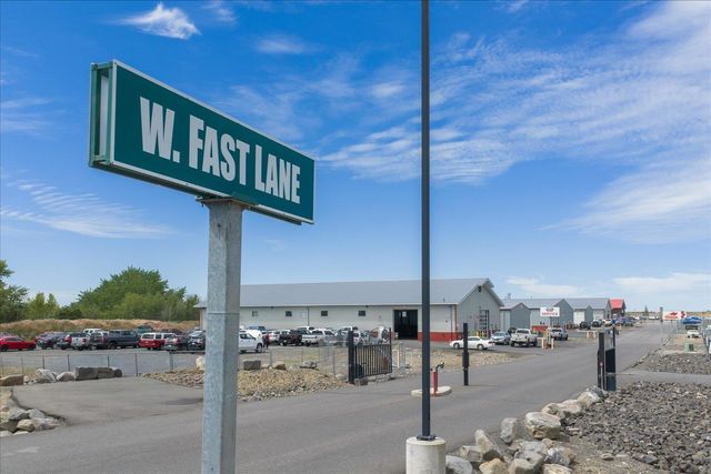 10915 W Fast Lane Rd, Airway Heights, WA 99001
