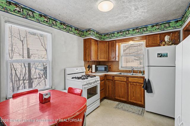 6235 Yunker Street, Lansing, MI 48911