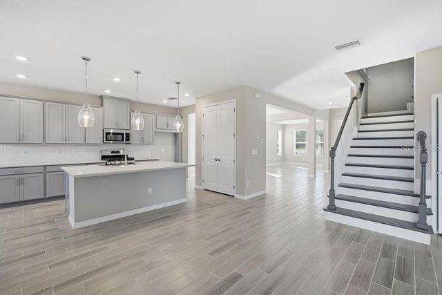 1678 TRAILHEAD LANE, Zephyrhills, FL 33541