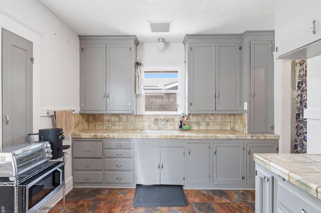 1494 N Wilson Avenue, Fresno, CA 93728